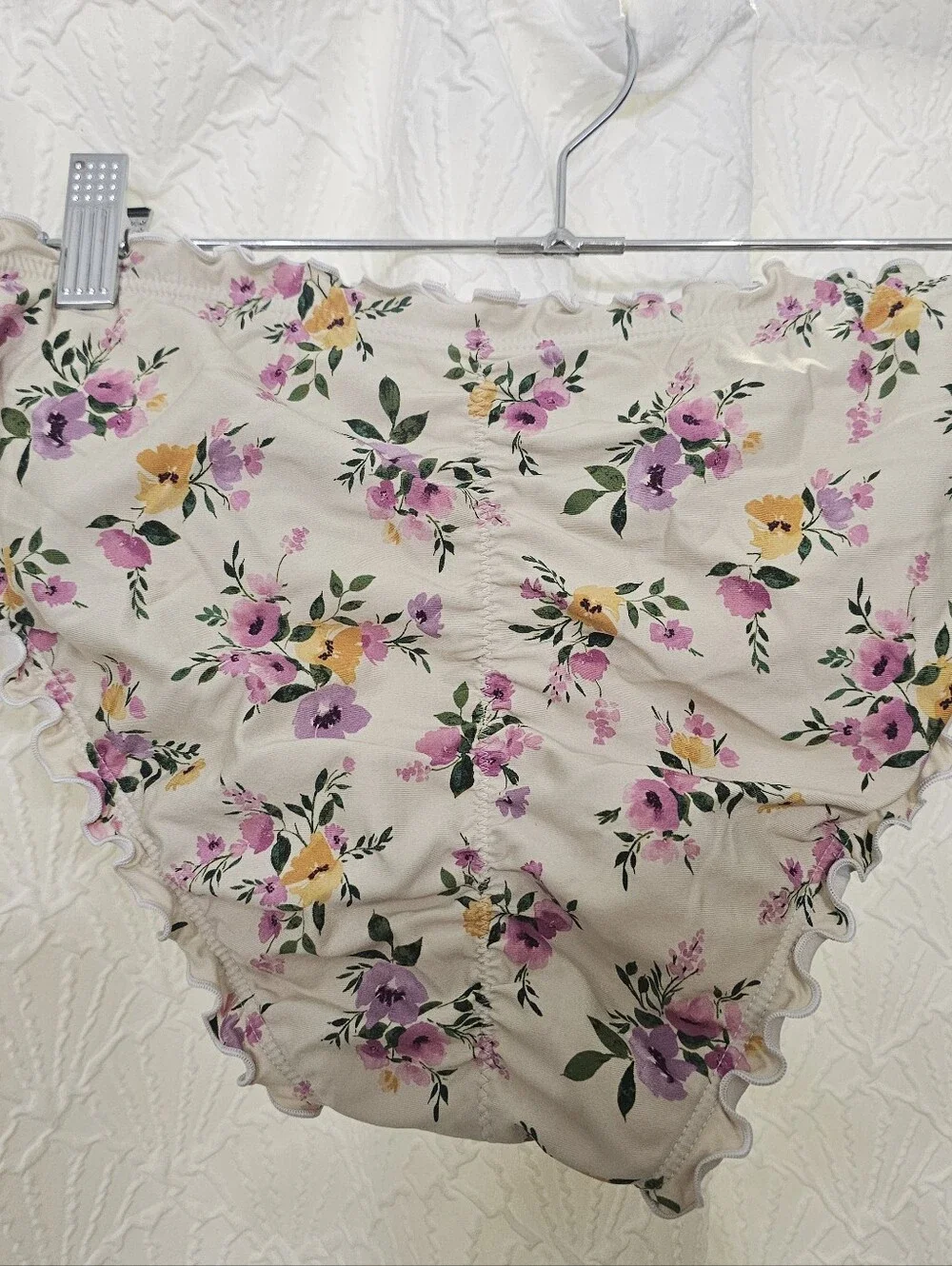 Women's Size Large Ivory w/Pink Flowers Ruffled Bikini Bottoms by Shade & Shore
